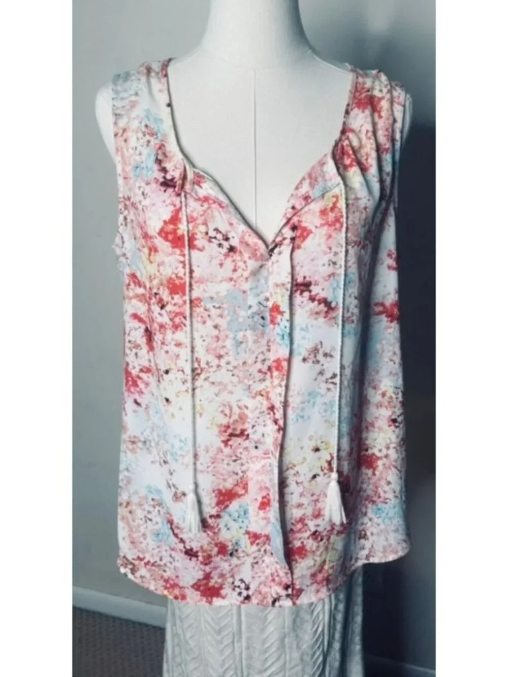 Rose & Olive Womens Sleeveless Blouse Floral Print Tassel Tie Neck L Sheer Flowy